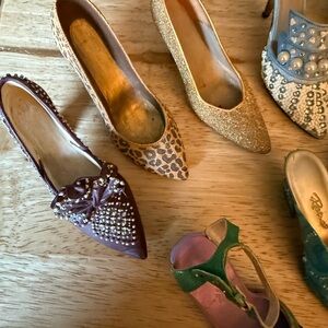 Just The Right Shoe, 16 Right Shoes. 30$ for all.